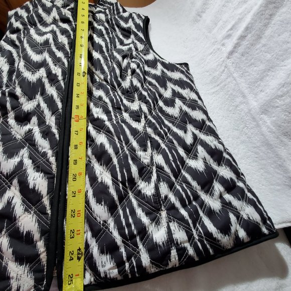 WESTBOUND WOMAN Reversible Black/White Quilted Vest Jacket, 1X - Picture 4 of 11